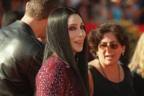 Acusan a Cher de secuestrar a su propio hijo