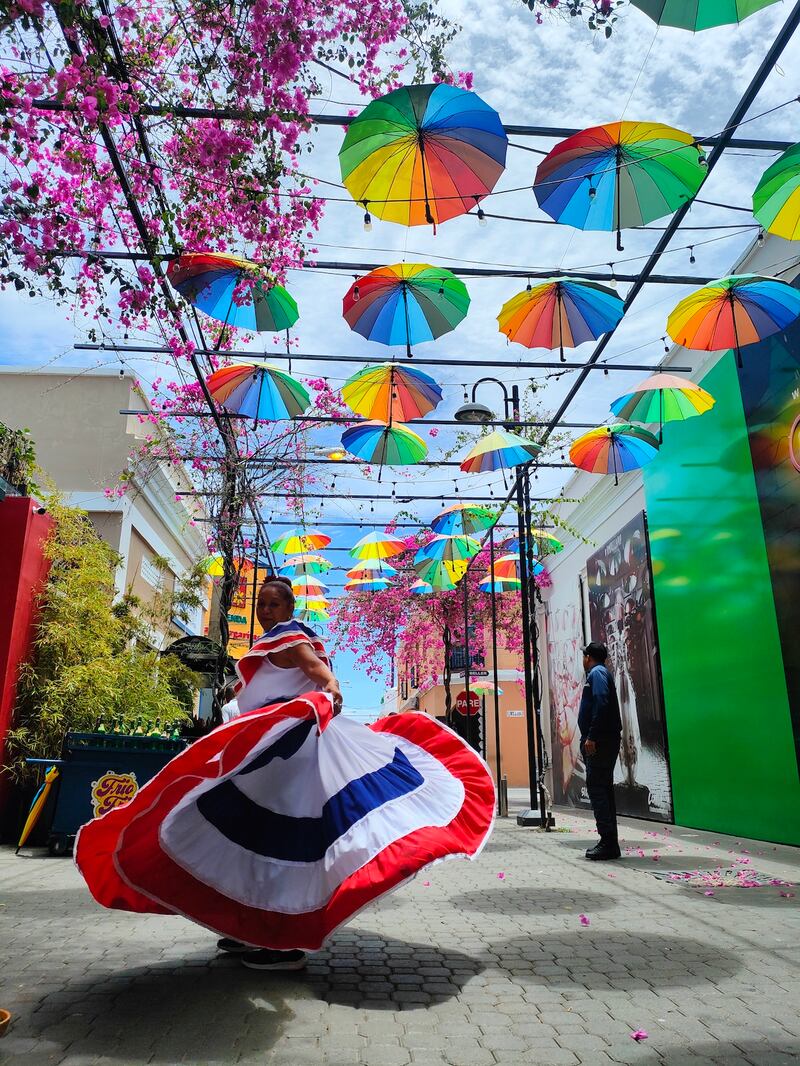 Si estás pensando viajar por primera vez a República Dominicana, puedes visitar Santo Domingo y Puerto Plata, dos provincias que te seducirán y aquí te decimos por qué.