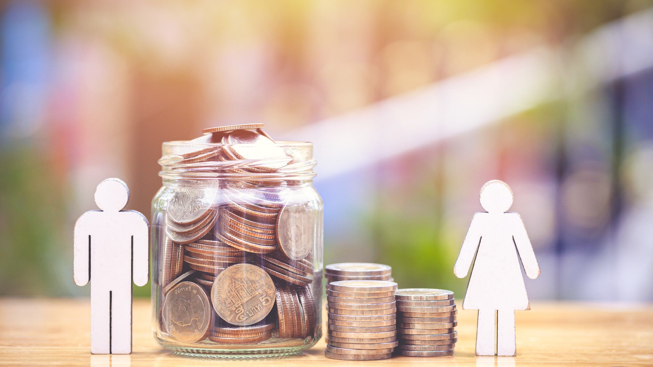 Tener comunicación, dividir gastos, hacer acuerdos y evitar la infidelidad financiera son los puntos más importante para manejar tus finanzas en pareja.