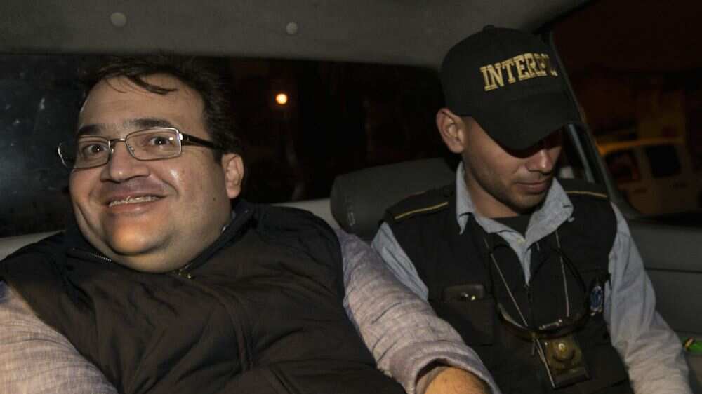 Pospone para miércoles audiencia de Duarte por falta de abogado