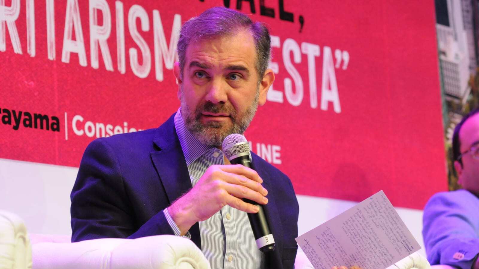 Lorenzo Córdova señaló que al ponerse en riesgo las elecciones se abre la puerta para exorcizar en una democracia.