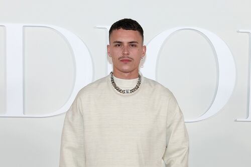 Aron Piper posa sin ropa y deja en shock a sus fans