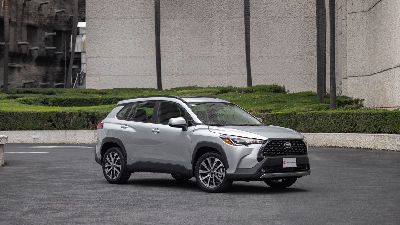 Corolla Cross HEV.