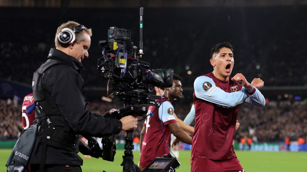 Edson Álvarez se ha ganado la titularidad con los Hammers.