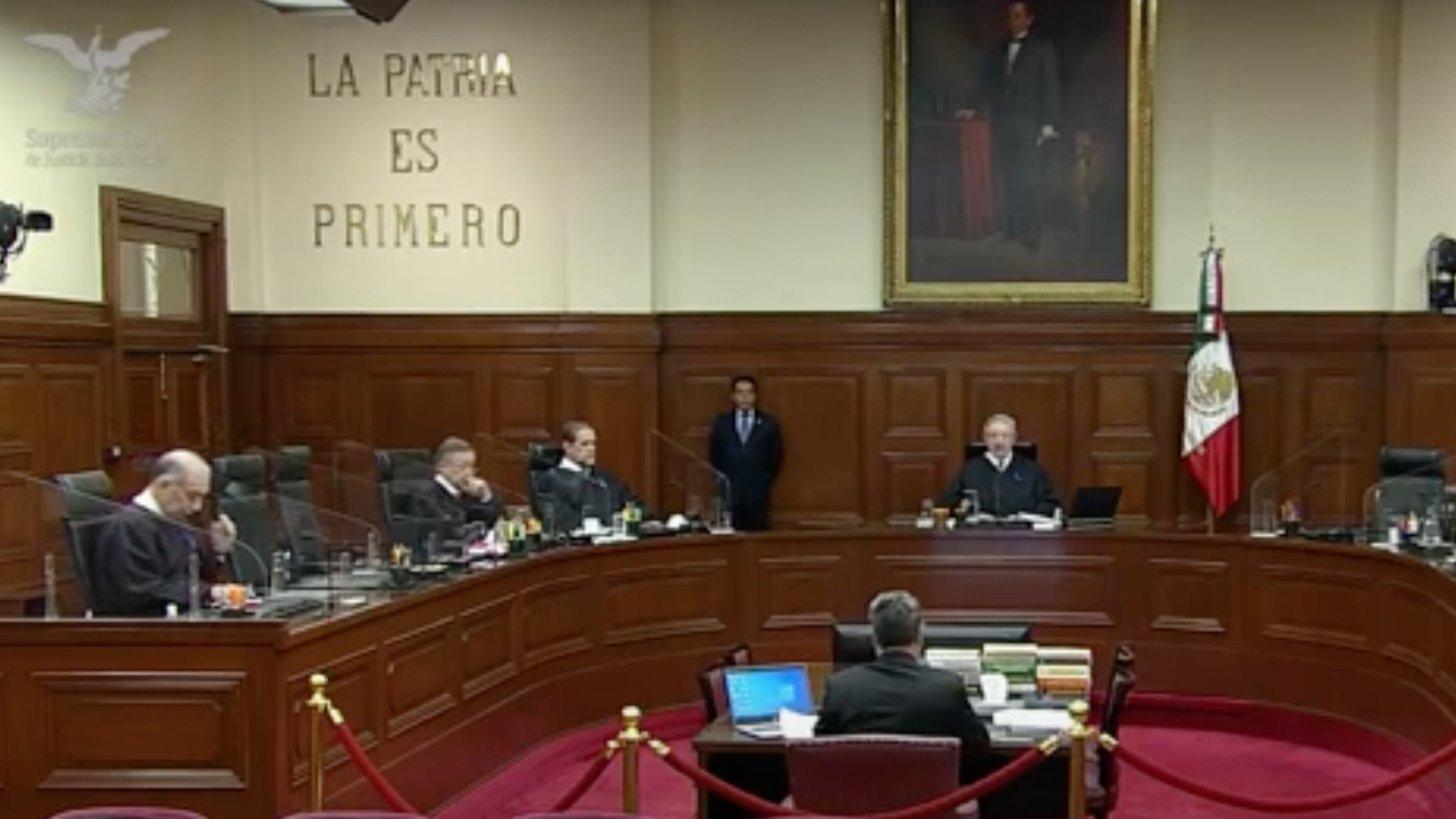 Las Ministras de la
@SCJN
se sumaron al #paronacional de mujeres, por el #8M, ausentándose voluntariamente de la sesión del Pleno convocada.