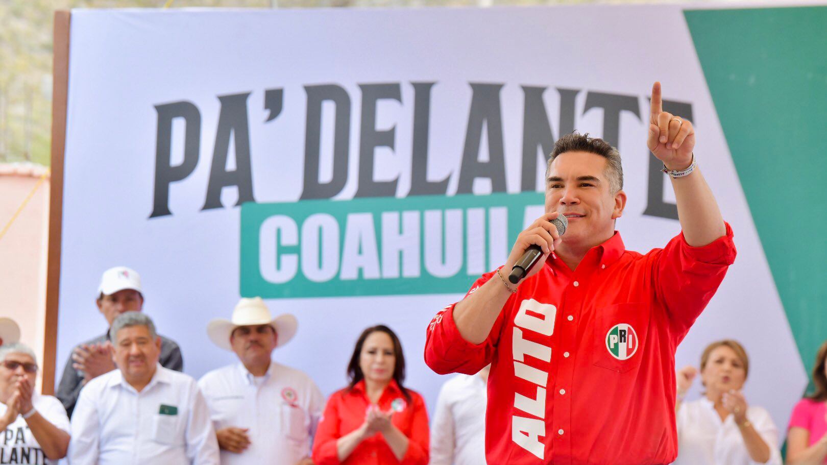 Alito Moreno obtienen respaldo del PRI para mandato hasta 2024