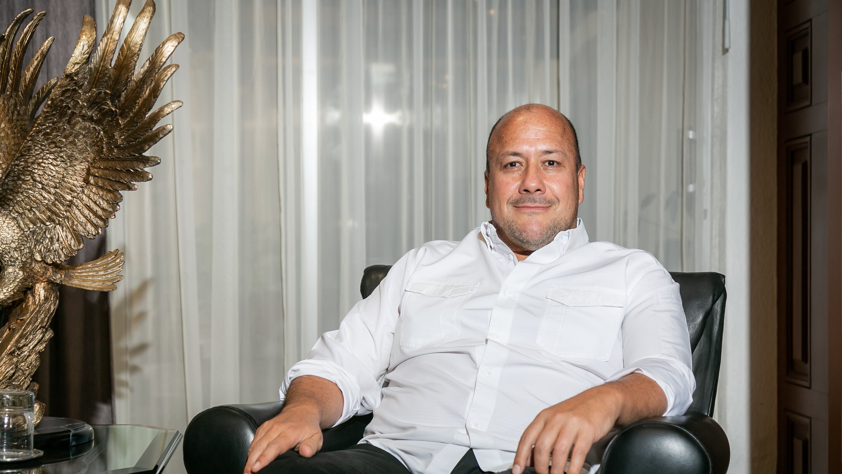 El gobernador de Jalisco compartió el pasado, presente y futuro político, con una charla abierta con Publimetro.