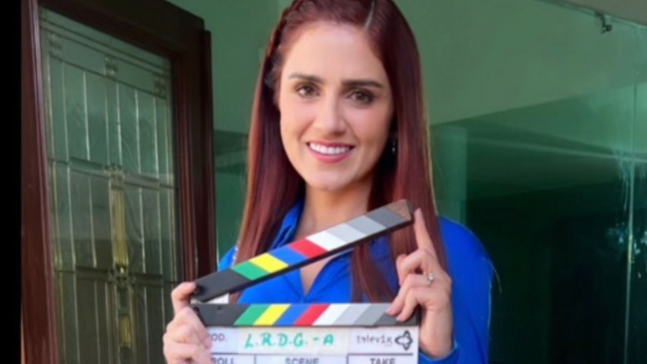 Actriz muestra cheque que recibió en ‘La Rosa de Guadalupe’