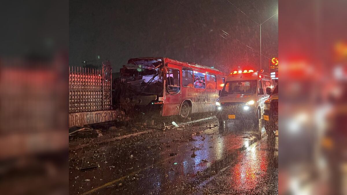 A más de 24 horas del percance del Ruta 155, un Ruta 1 chocó contra un Transmetro.