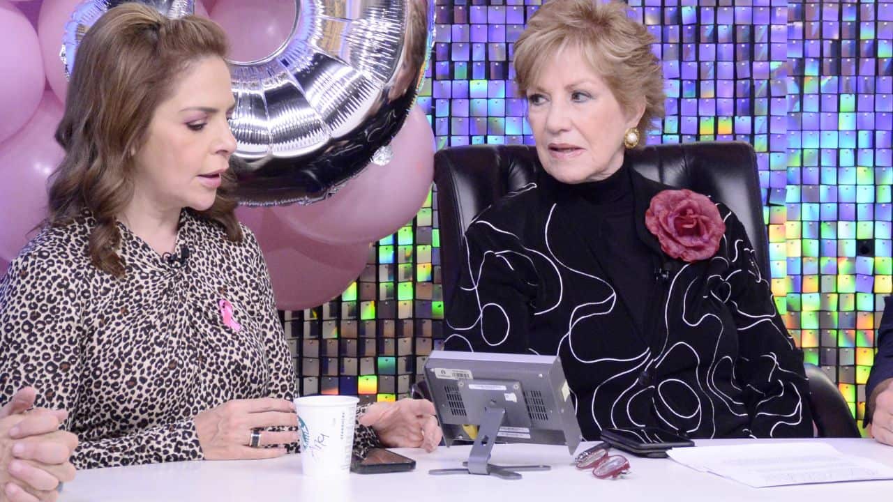 Un juez ordenó a la titular de 'Todo para la mujer' reinstalar a Ana María Alvarado en su lugar.