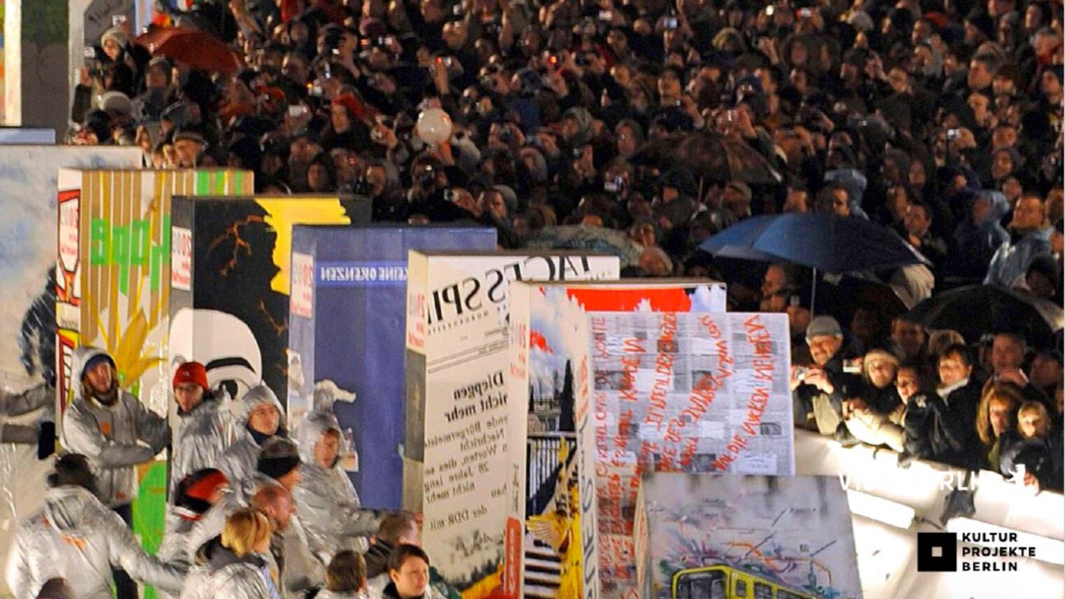 Este acontecimiento marcó el camino de la multiculturalidad y la paz entre humanos. Hoy se celebra con exposiciones, homenajes e intervenciones artísticas.