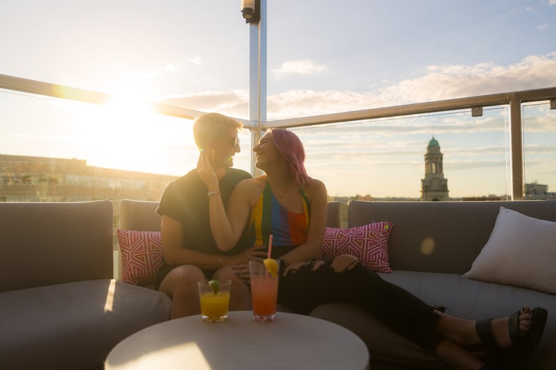 Un nuevo índice nacional posiciona a la capital como el lugar más inclusivo para celebrar el amor entre parejas del mismo sexo