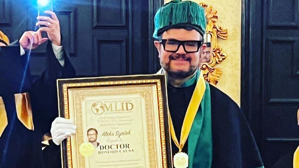 El músico y compositor suma un nuevo título en su carrera musical.