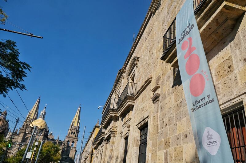 Autoridades informaron que varios edificios públicos serán iluminados para conmemorar la fecha histórica.