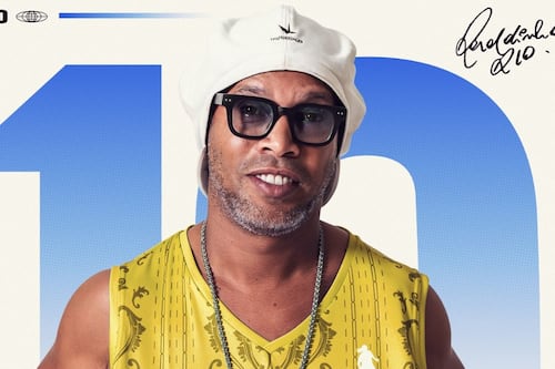 Luis R. Conriquez y Edwin Luna encabezan ‘Camisa 10’, el nuevo álbum global de Ronaldinho
