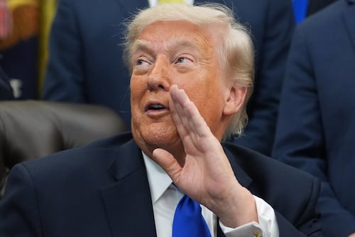 Cuenta oficial de la Casa Blanca se burla de opositores a Trump en celebración del 5 de mayo