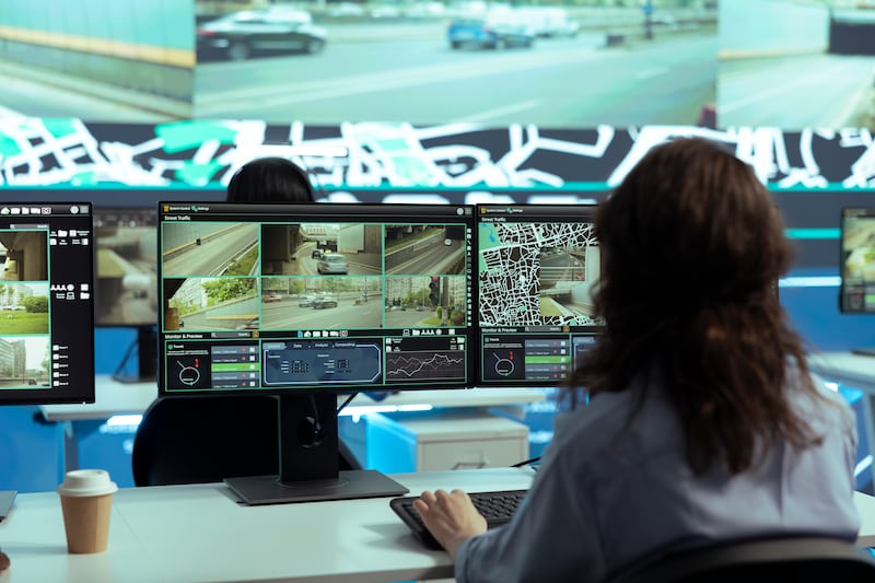 ¿On-Premises o Cloud? La decisión sobre videoseguridad para empresas en América Latina. Foto: Freepik.