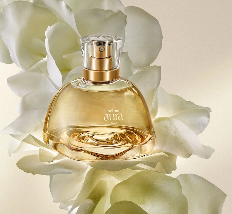 Desde aromas que abrazan hasta joyería contemporánea y básicos de moda versátiles, estas opciones buscan conectar con la esencia y estilo único de cada mamá