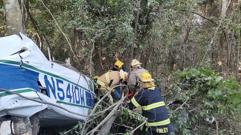 Puerto Vallarta avioneta se desploma y deja dos heridos