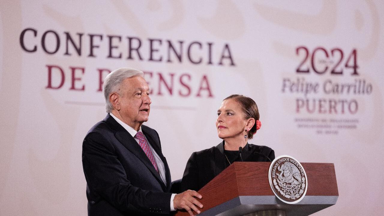 AMLO Beatriz Mañanera
