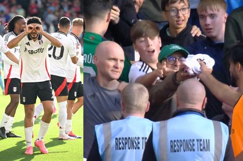 ¡Ídolo! Raúl Jiménez regala la camiseta de su gol número 100 a un aficionado mexicano