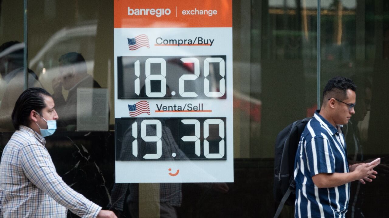 El superpeso no proviene de la fortaleza económica de México, sino del debilitamiento del dólar, las remesas, el nearshoring y la idea que el país es un socio estratégico de EU.