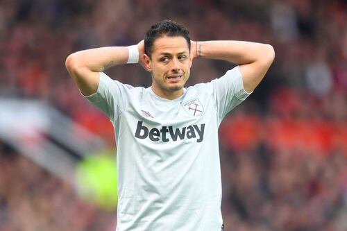 Chicharito sufre devaluación; West Ham ya le puso precio