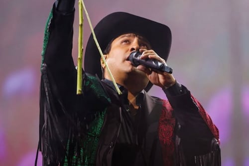 Julión Álvarez vuelve a territorio estadounidense por todo lo alto