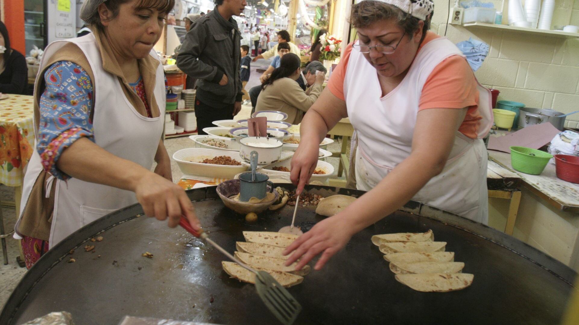 Día de la Quesadilla llega al parque Naucalli para regalar miles de porciones