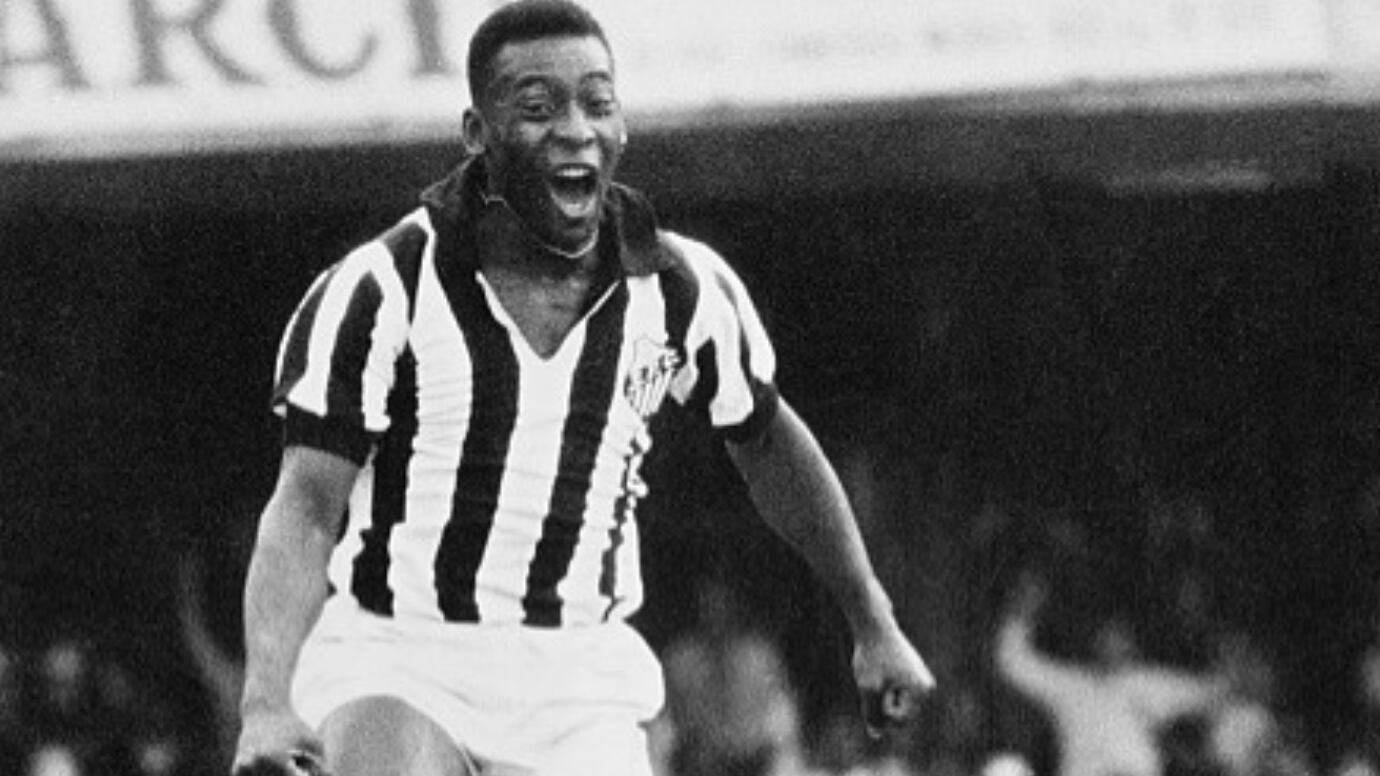 Pelé fue multicampeón con Santos de Brasil.