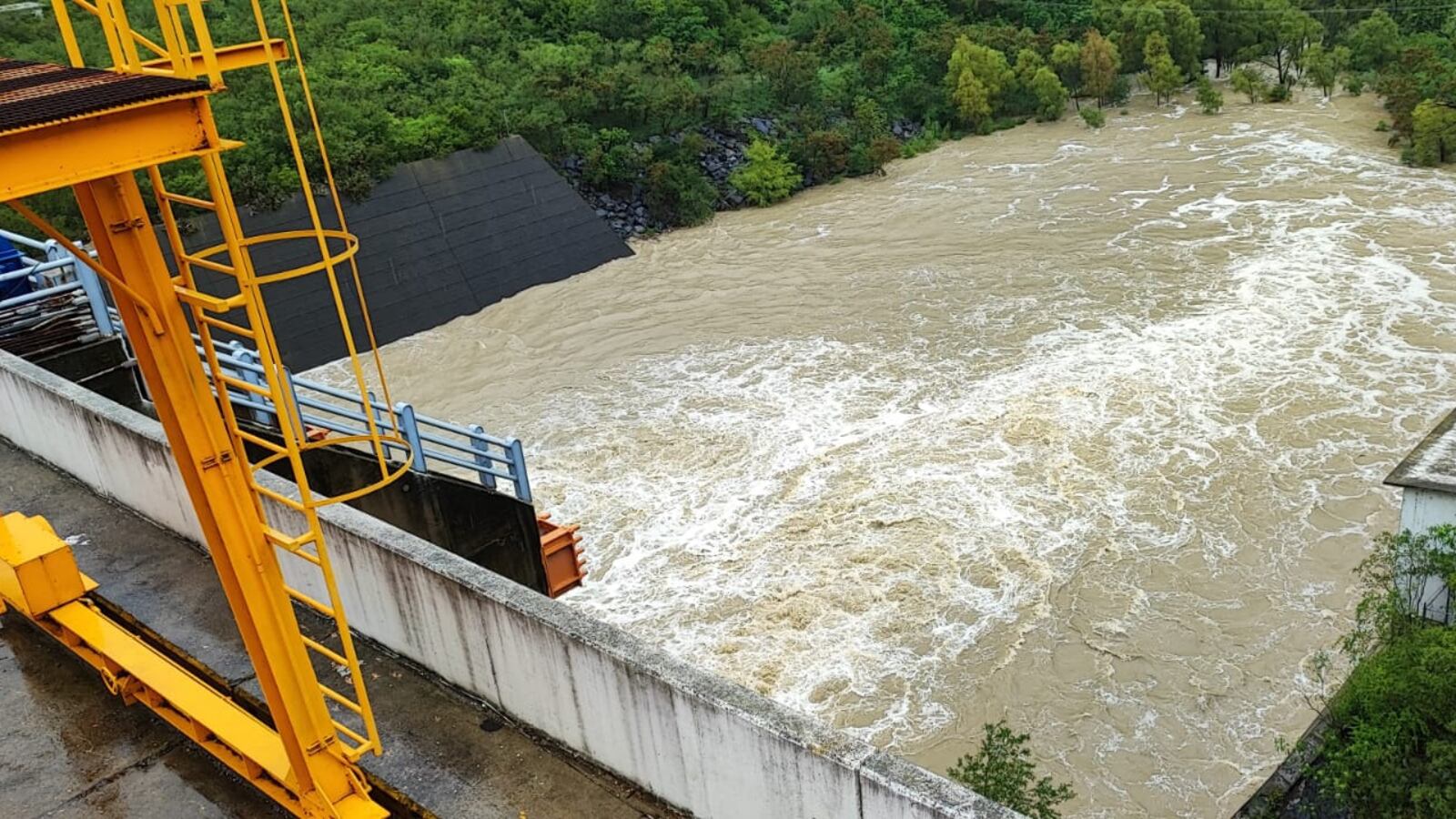A las 13:00 horas se implementaron políticas de extracción controlada a la Presa La Boca.