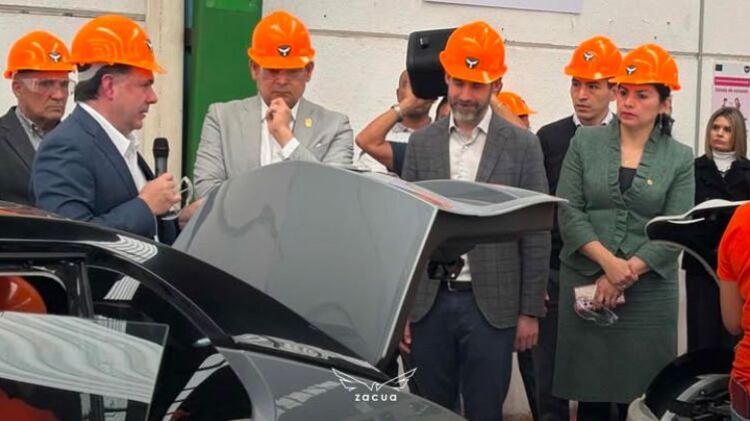 Levanta la mano Zacua para fabricar Olinia