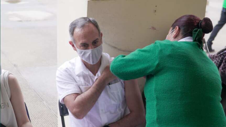 salud y Hugo López-Gatell publicó el momento en que fue vacunado