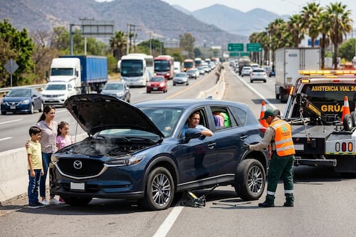 Asistencia vial sube 30% en Semana Santa: tips para viajar seguro en carretera