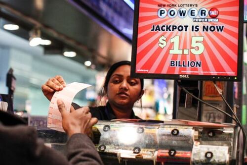 ¡Bolsa imperdible de más de MXN 30 mil millones! Powerball superará el récord hacia este sábado