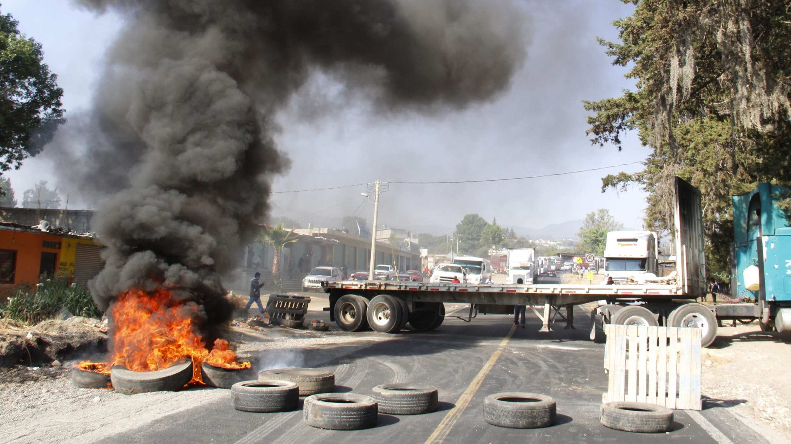 Edjitatarios exigen pago de sus tierras por construcción de la México-Puebla