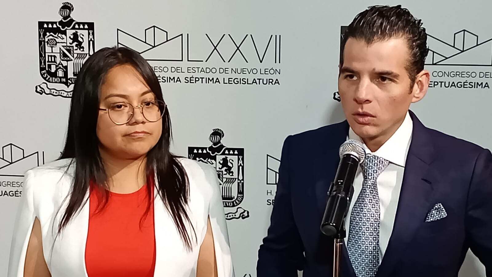 En rueda de prensa, la diputada Marisol González y Miguel Ángel Flores hablaron sobre la salida de Nava.