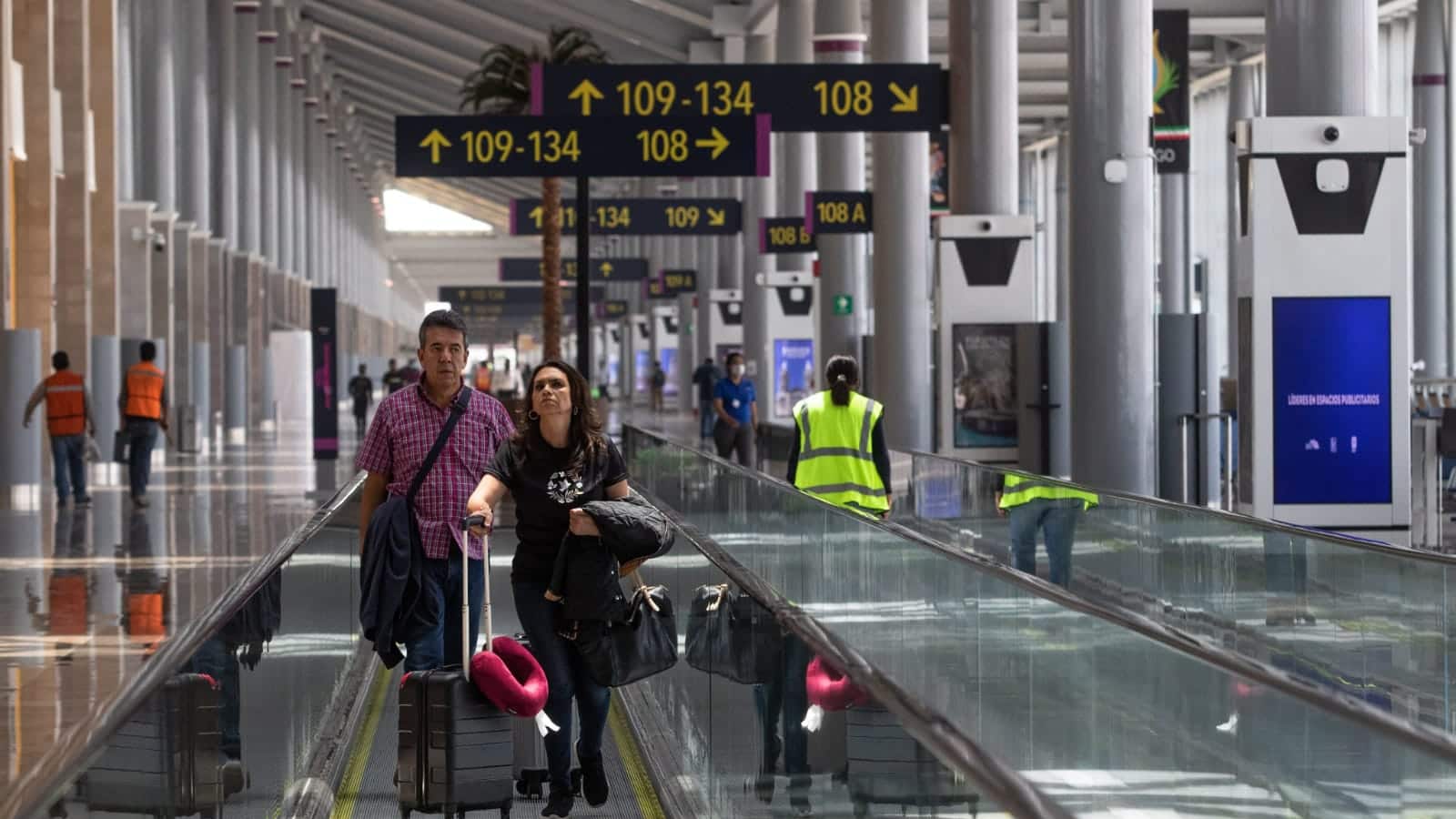 En plena temporada de reservaciones para fin de año, el gobierno aumentó el monto de la TUA que cobra el AIFA: 25% en vuelos internacionales y 8.6% en viajes locales.