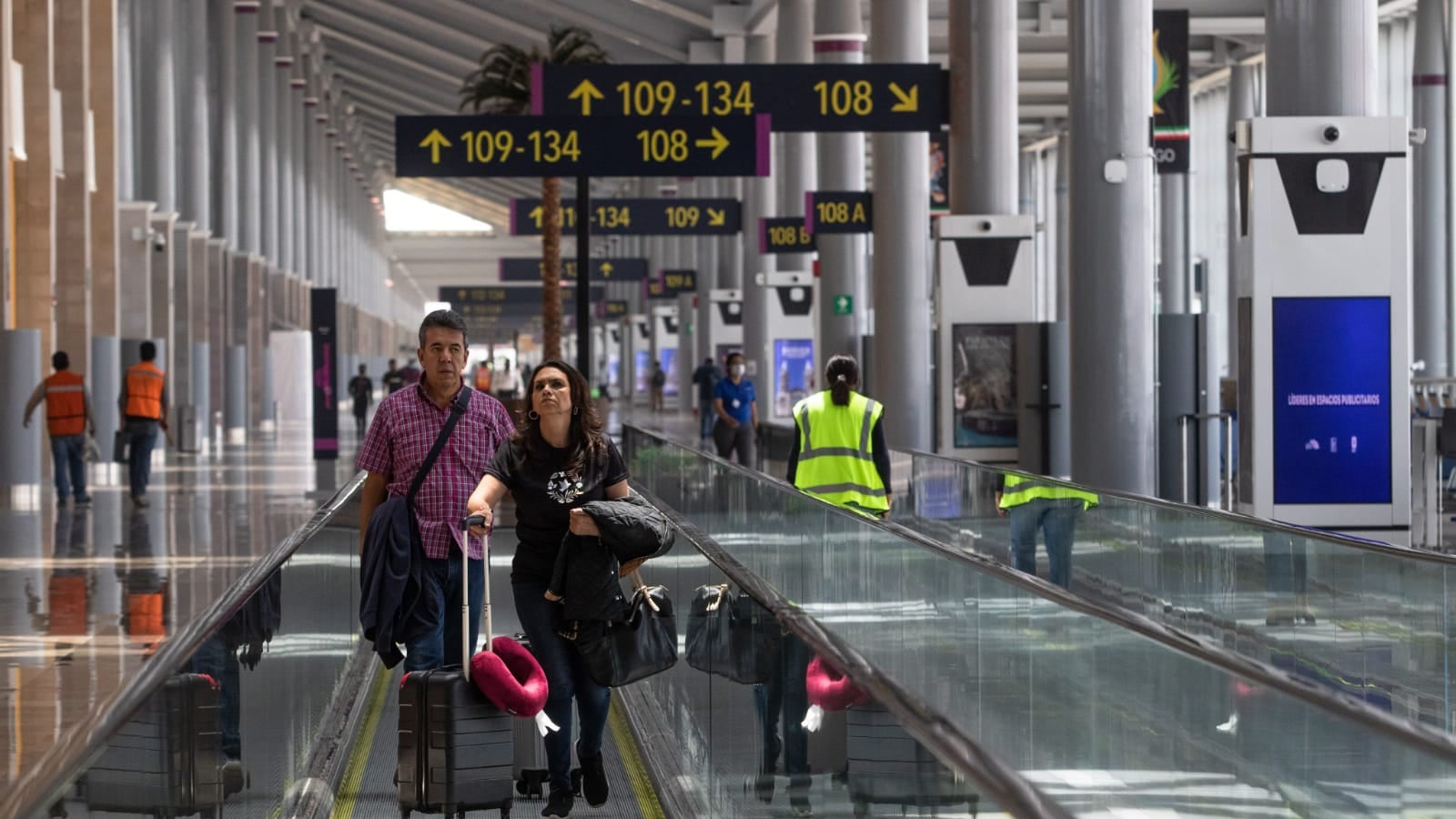 En plena temporada de reservaciones para fin de año, el gobierno aumentó el monto de la TUA que cobra el AIFA: 25% en vuelos internacionales y 8.6% en viajes locales.