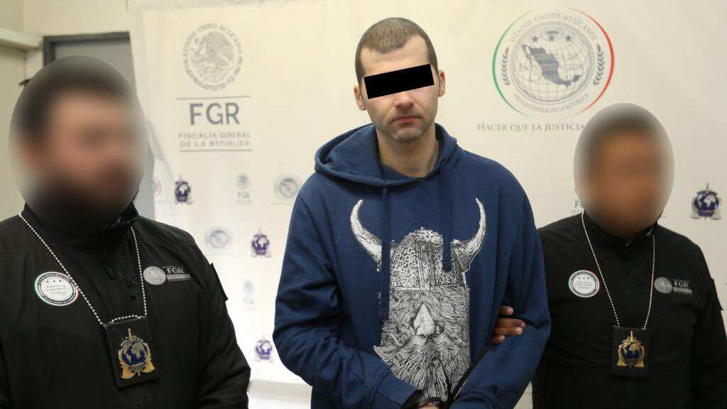 Extraditan a presunto mafioso rumano a México; robaba datos de cuentas bancarias