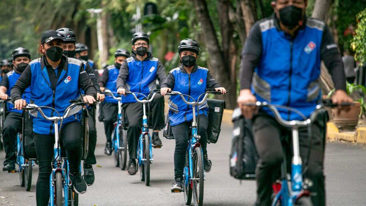 Prototipo de bicicleta eléctrica en Domino's Pizza.