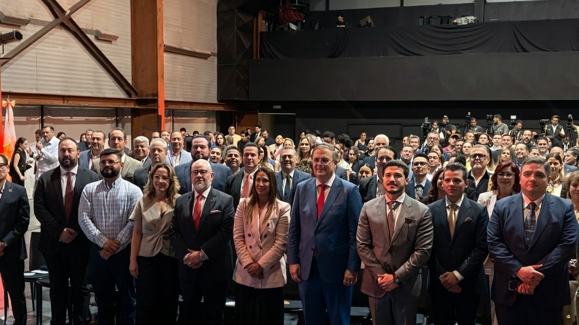 Empresarios autoridades locales y federales estuvieron en la presentación.
