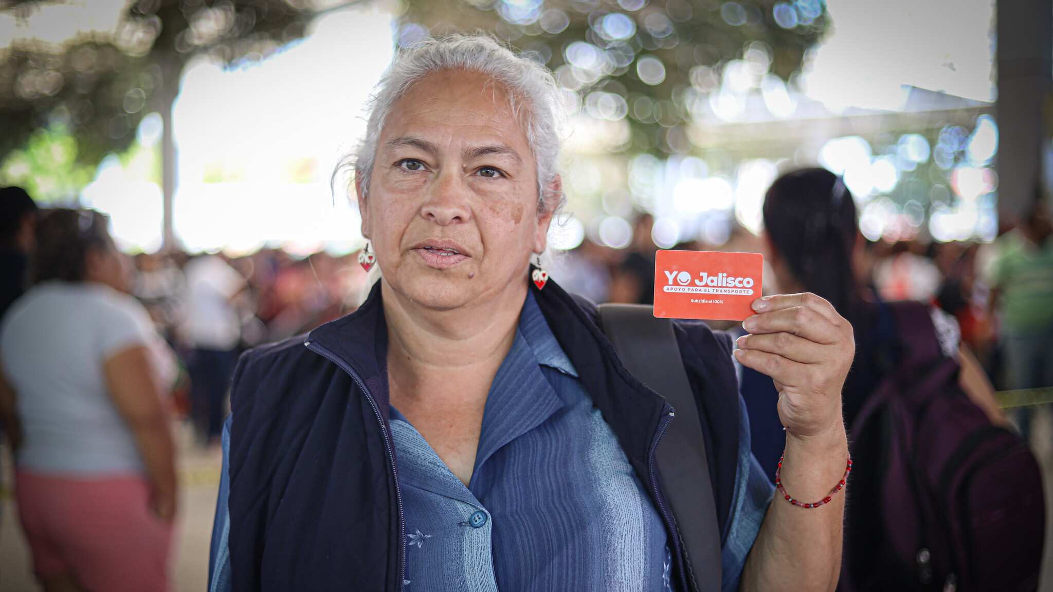 El Gobierno de Jalisco entregó tarjetas de transporte gratuito a miles de mujeres jefas de familia como reconocimiento y apoyo a su labor diaria. CORTESÍA