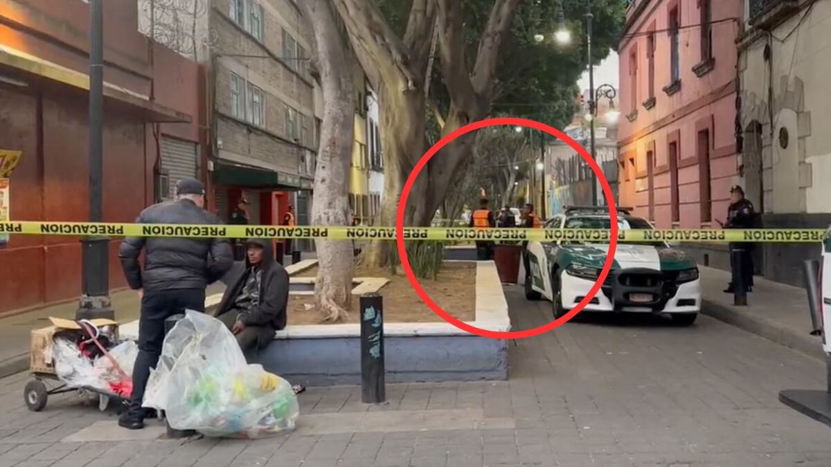 Hallan cuerpo sin vida dentro de tambo de basura en el Centro de la CDMX