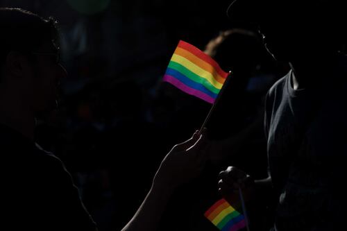 “Violentan nuestros espacios”: comunidad LGBT+ debate expulsar a heterosexuales de bares