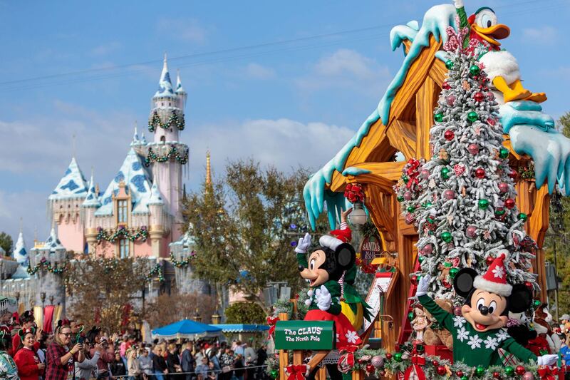 La sede en California ha revelado su mágica guía de entretenimiento para estas fiestas, llena de experiencias únicas e imperdibles