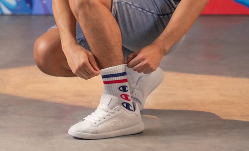 Ya sea primerizo, aventurero o elegante, papá también merece ropa que refleje quién es. Inspírate con estas propuestas atemporales y cómodas que se adaptan