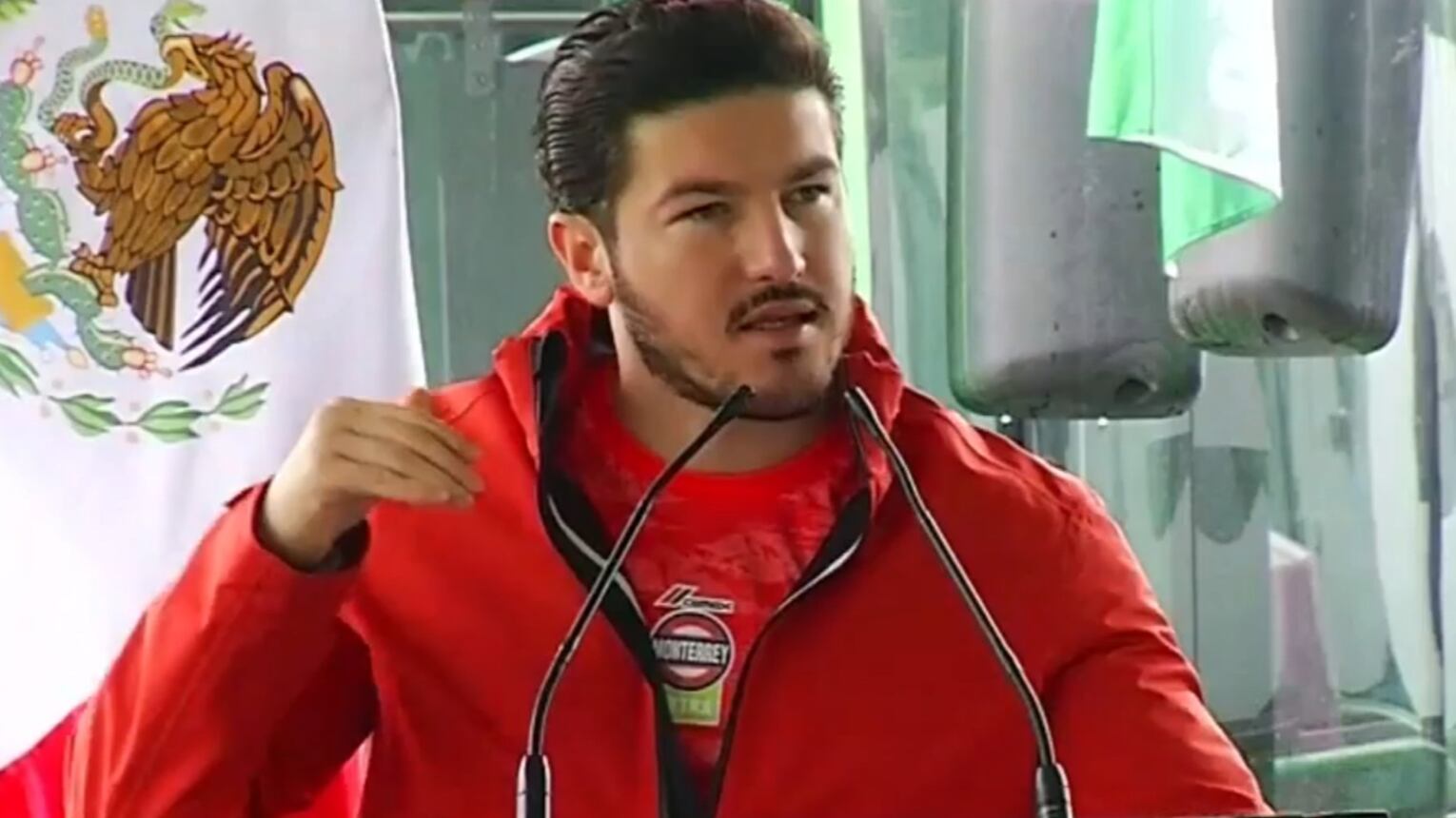 El ejecutivo estatal afirmó que tienen muchas refacciones para arreglar los autobuses dañados.