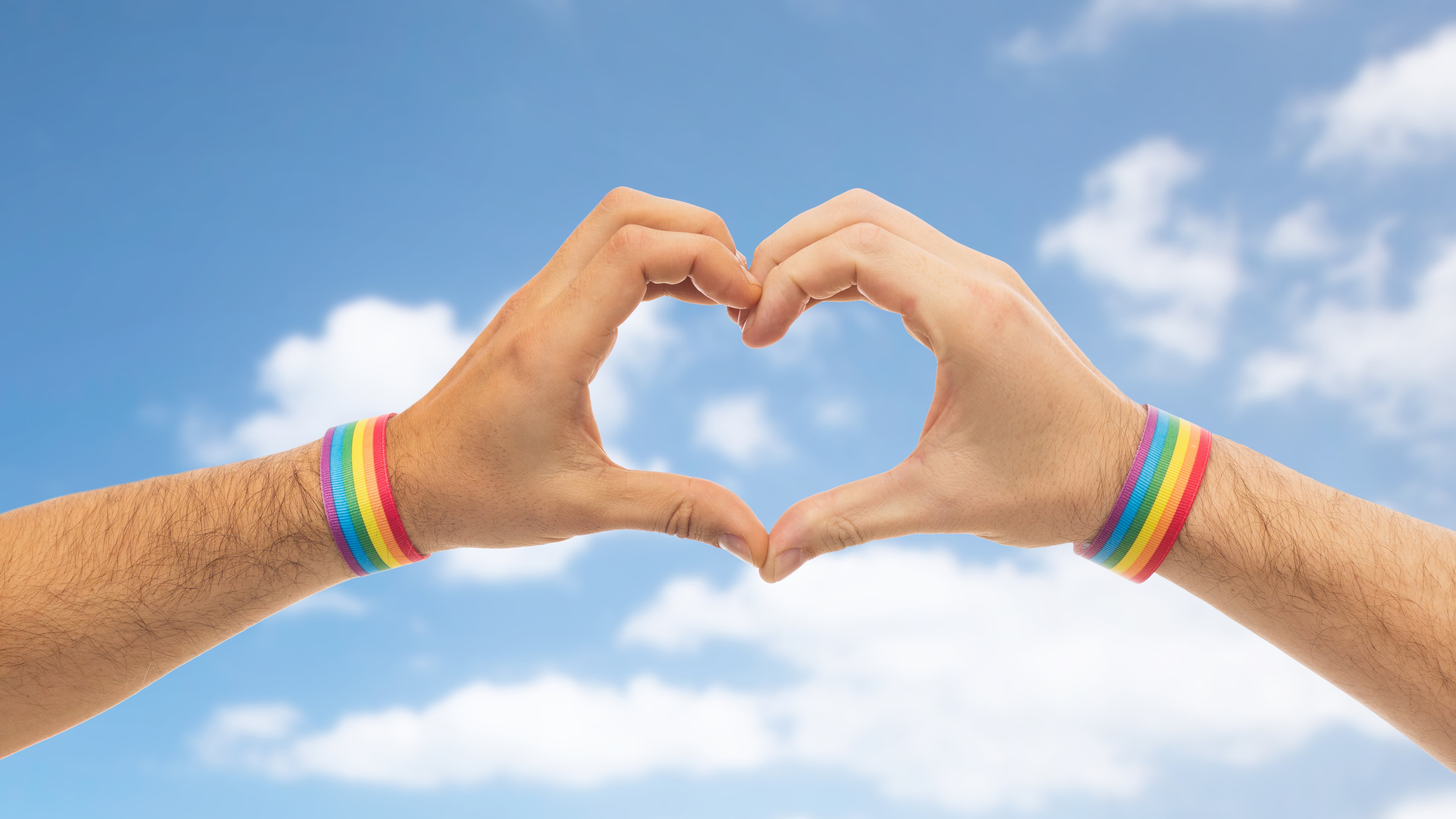 Además del rechazo que muchas veces enfrentan, miembros de la comunidad LGBTTTIQ+ son obligados a “cambiar” su conducta sexual.