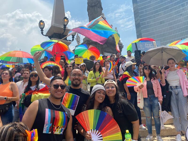 marcha del orgullo LGBT+ 2024 en CDMX
